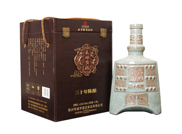 佛山咸亨酒店太雕黄酒回收太雕三十年陈酿绍兴黄酒1.5kg礼盒装