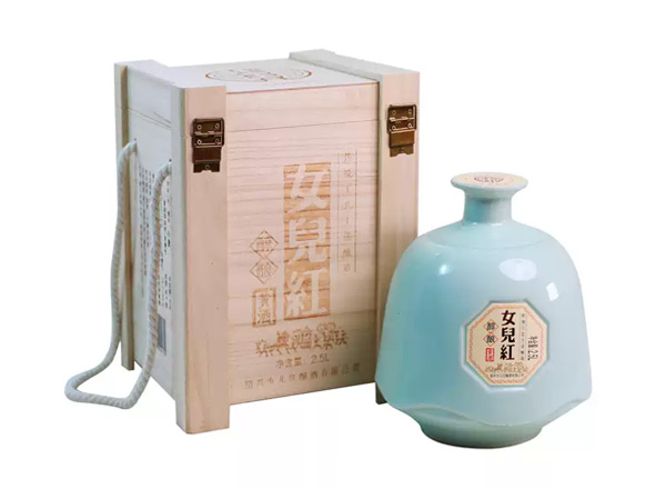 佛山回收绍兴女儿红黄酒醇酿花雕酒木质礼盒2.5L坛装黄酒